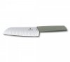 Nóż Santoku, ostrze ryflowane, 17 cm, oliwkowy VICTORINOX 6.9056.17K6B